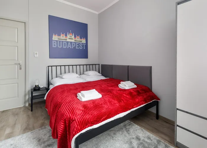 Downtown Apartment House Red